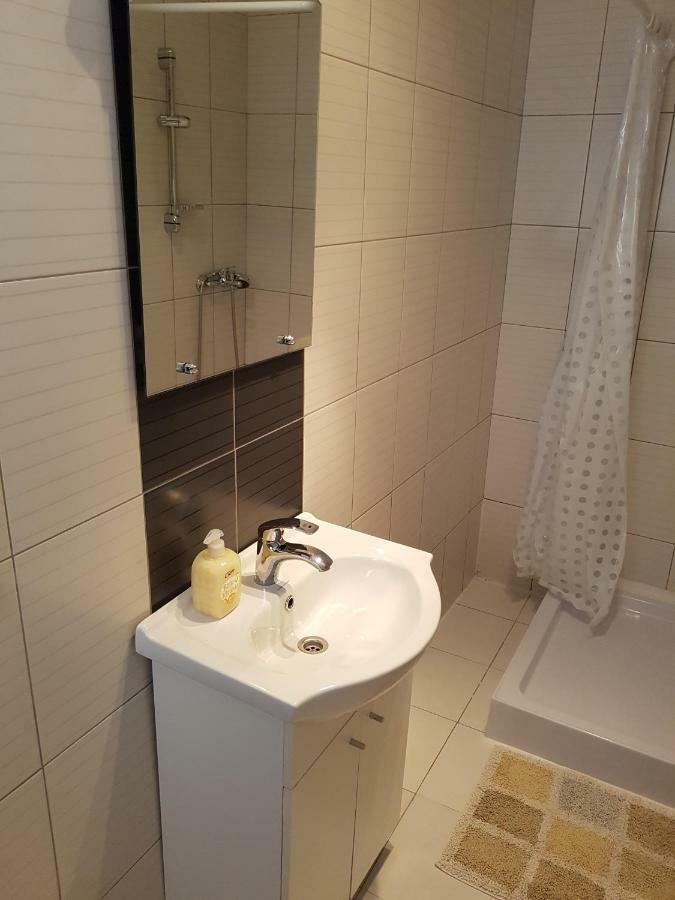 Apartments Mara โนวีวีโนดอลสกี ภายนอก รูปภาพ